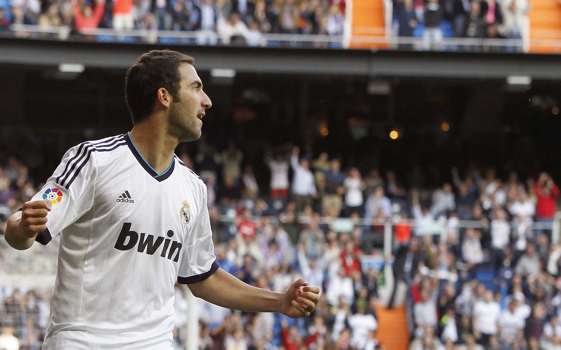 中国足球联赛观赛体验升级与球场服务设施改善，足球联赛管理系统